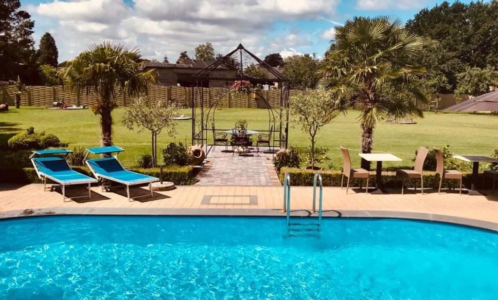 Zonhoven B&B Casa Roman & Vakantiewoning Voor 1 Pers Tot Max 32 Personen المظهر الخارجي الصورة